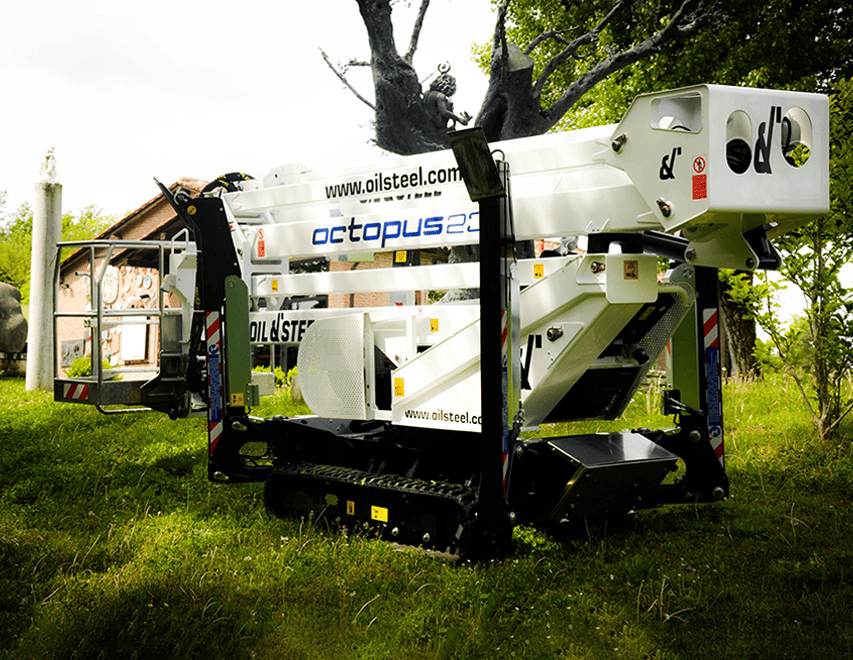 Octopus 23 - tracked spider boom on grass