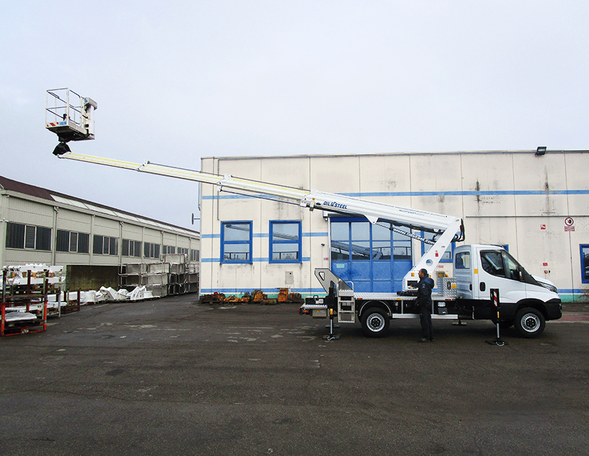 Oil and Steel truck mount extended with operator