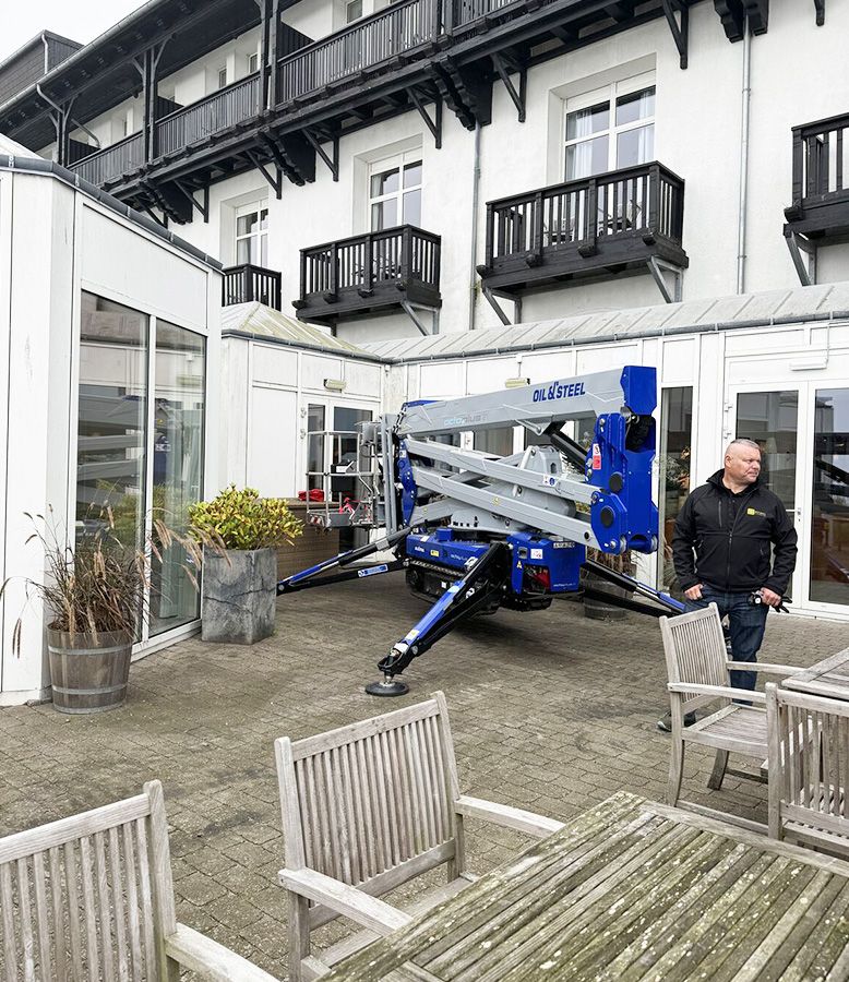 Hotel Maintenance at height made easy with Octoplus 21 Spider 1