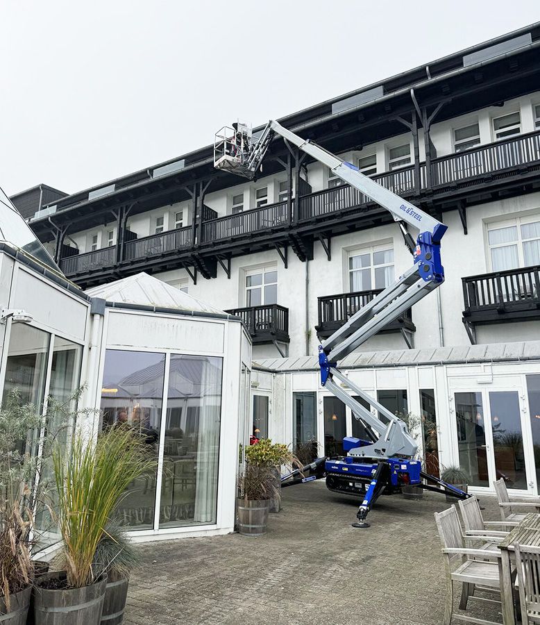 Hotel Maintenance at height made easy with Octoplus 21 Spider 3